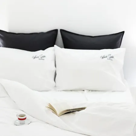 Apartment White Side *