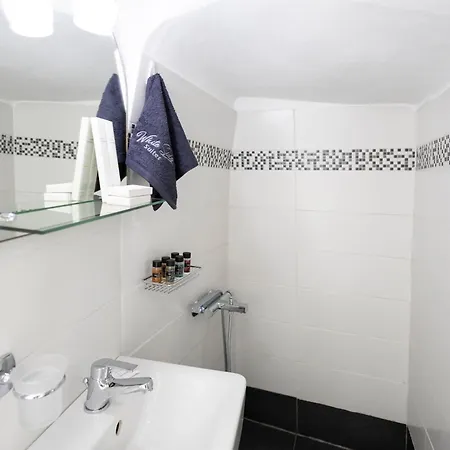 Apartment White Side *