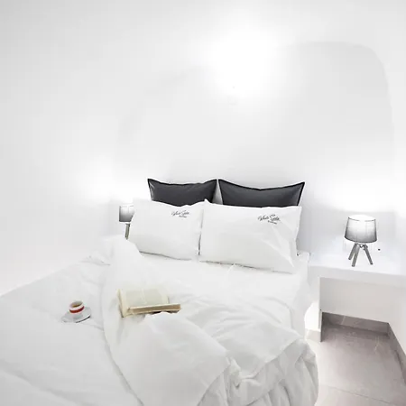 Apartment White Side *