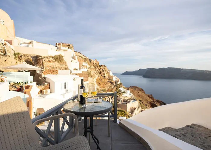 Daire White Side Oia